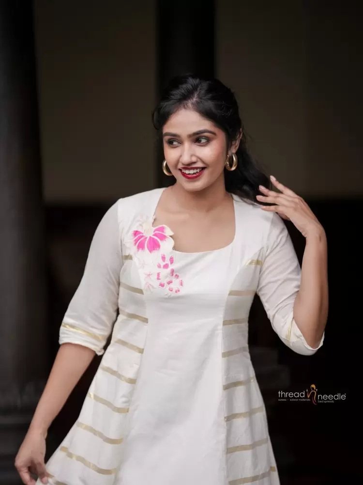 knee length dresses for ladies White and Gold Pleated Kasavu Saree Dress